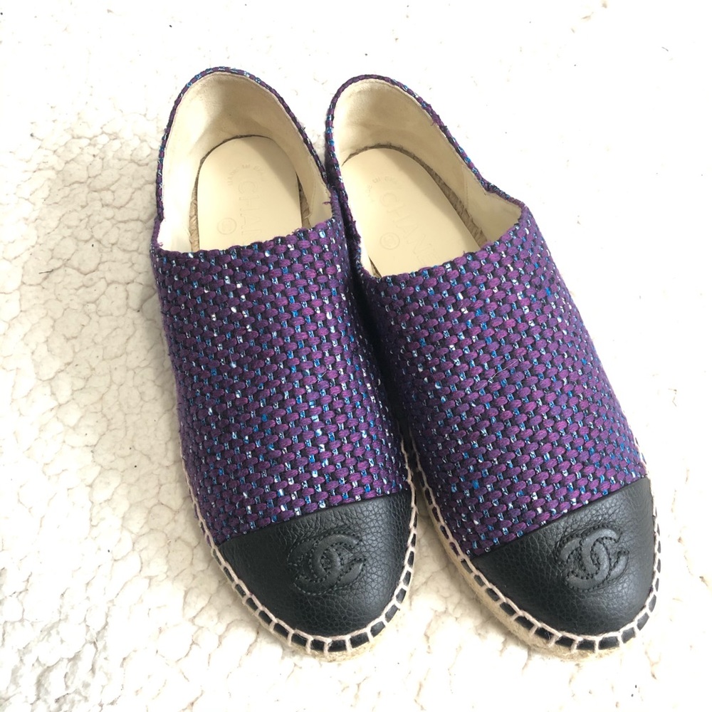 CHANEL Purple Tweed Espadrille Flats with Black Cap Toe and Jute Sole - Picture 2 of 16